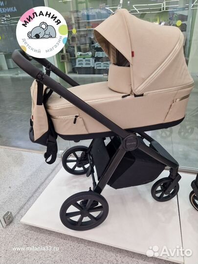 Шикарная коляска Carrello Omega Plus CRL-6540