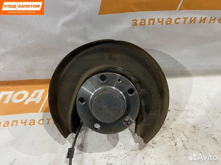 Кулак задний правый Volkswagen Polo 5 2012