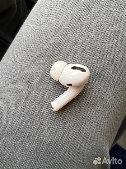 AirPods Pro 1 правый наушник как новый без кейса