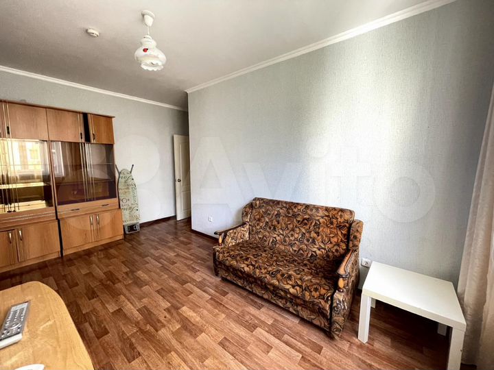 2-к. квартира, 58 м², 3/17 эт.