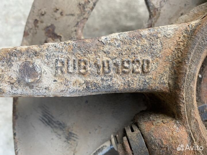 Поворотный кулак правый Rover 75