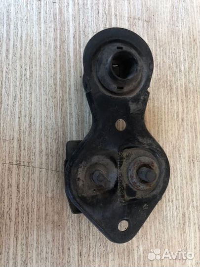 Замок капота передний Mercedes-Benz C-Class W203