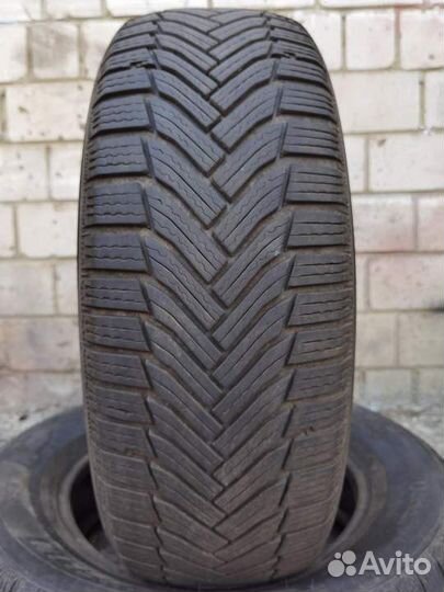 Michelin Alpin 6 215/65 R16 98H