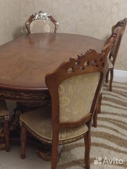 Стол и стулья комплект