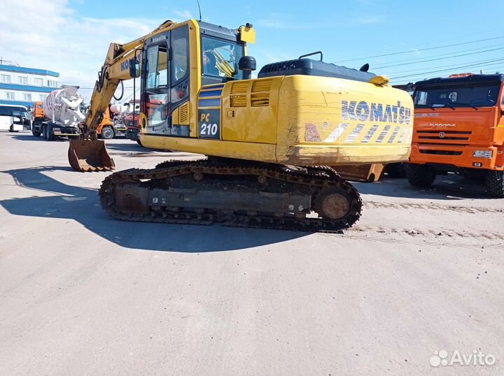 Гусеничный экскаватор Komatsu PC210-10M0, 2021