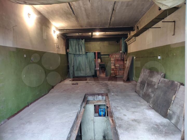 Гараж, > 30 м²