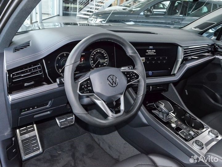 Volkswagen Touareg 3.0 AT, 2024