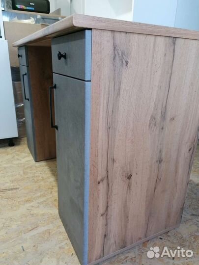 Письменный стол