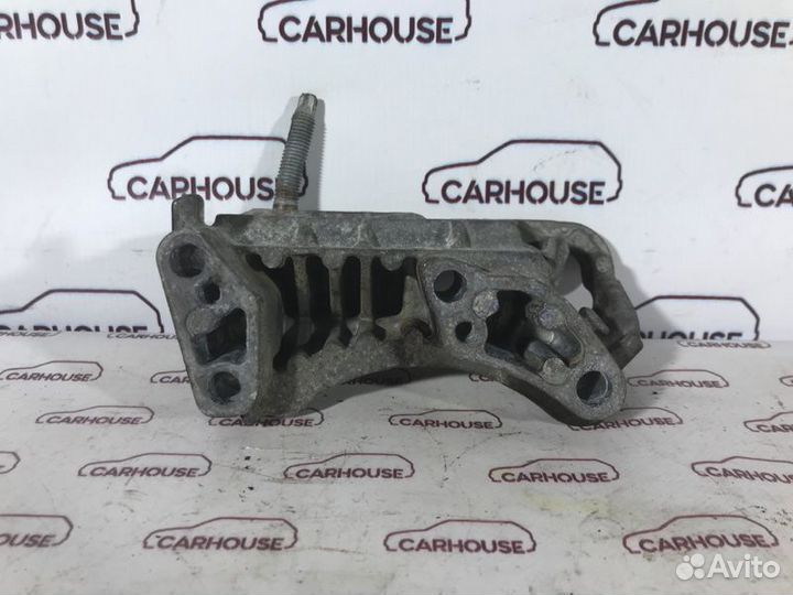 Кронштейн двигателя Ford Focus 2 1.6 TDI 2010