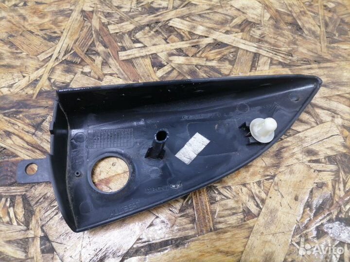 Накладка уголок зеркала передняя правая Citroen