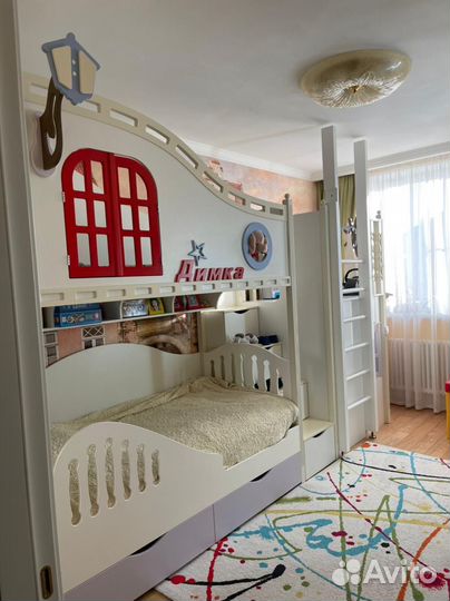 Кровать двухъярусная с домиком