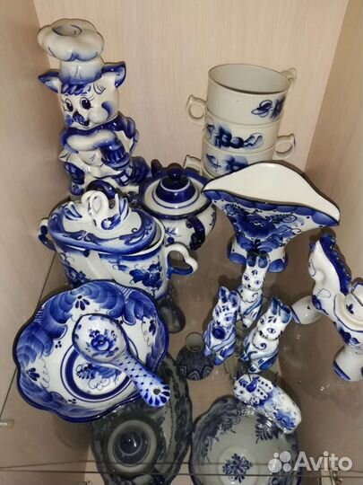 Гжель много