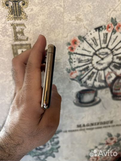 Телефон iPhone xs max 64г