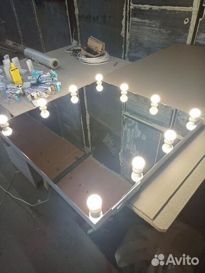 Гримерное зеркало с подсветкой, с лампочками