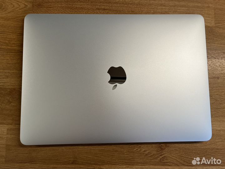 Macbook pro 13 2020 i5 8gb 512