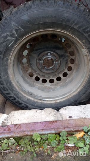 Bridgestone Ice Cruiser 7000 215/65 R16