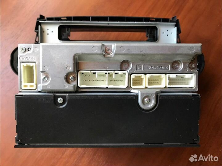 Автомагнитола от toyota highlander 3