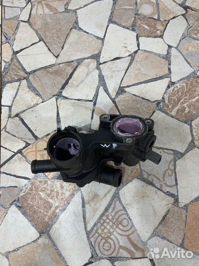 Корпус термостата Skoda Fabia хэтчбэк 1.4 BXW 2008