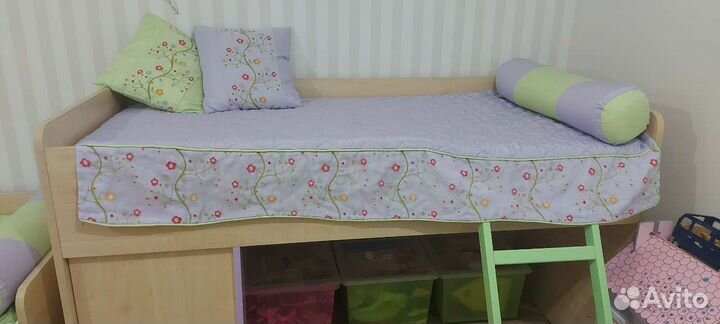 Детские кроватки, двухярусные кровати