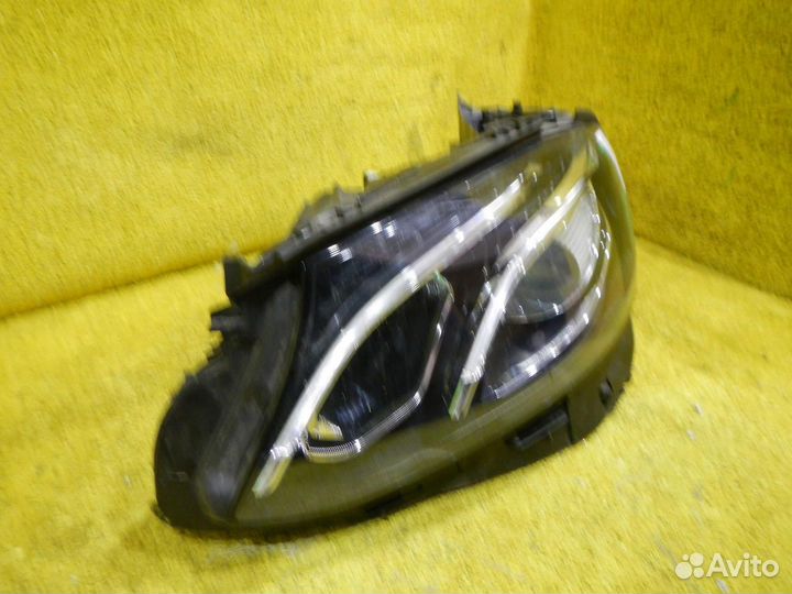 Фара левая Mercedes-Benz E-Class