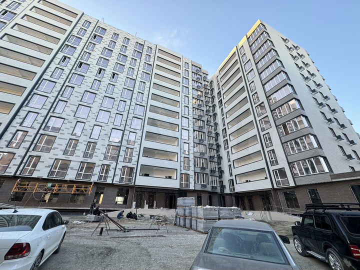 2-к. квартира, 82 м², 3/13 эт.
