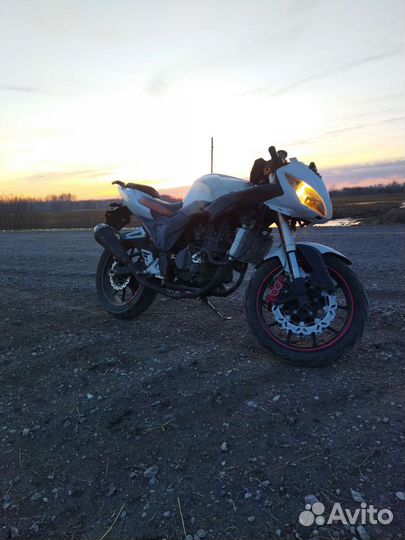 Мотоцикл Falcon