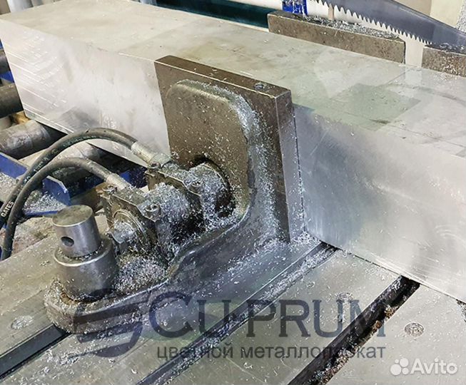 Алюминиевый квадрат