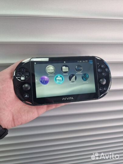 Sony Vita Slim 64Gb прошита Установлены игры