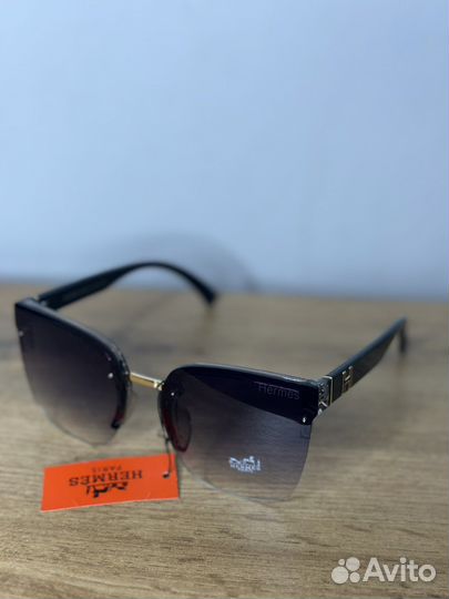 Очки новые,чехол в комплете,разные модели