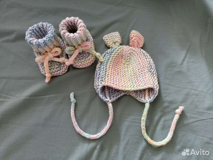 Шапочка и пинетки