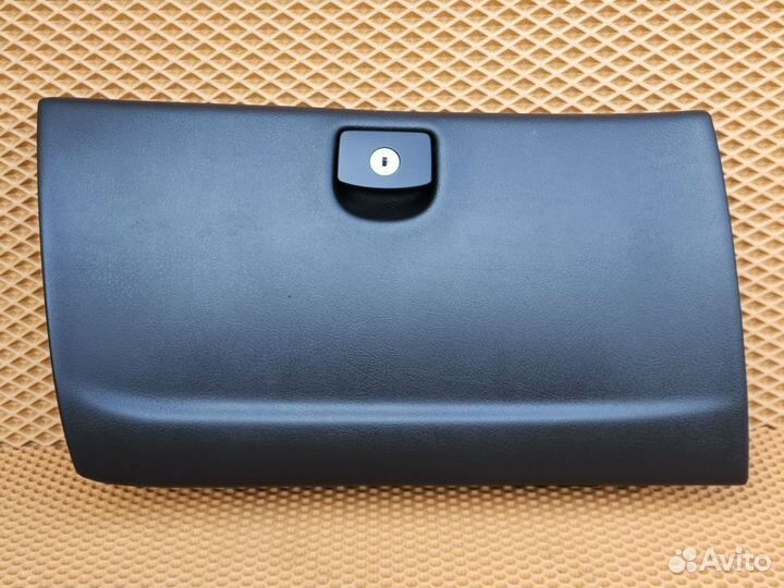 Бардачок Peugeot 407