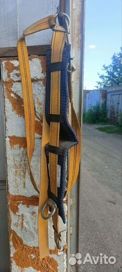 Страховочная привязь