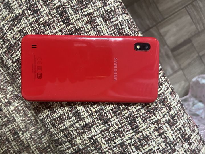Samsung Galaxy A10, 2/32 ГБ