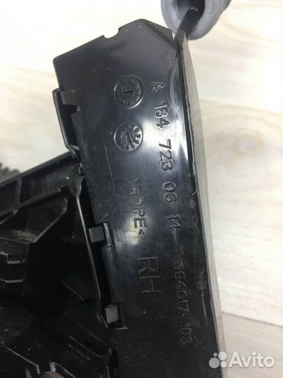 Замок двери передний правый Mercedes W164