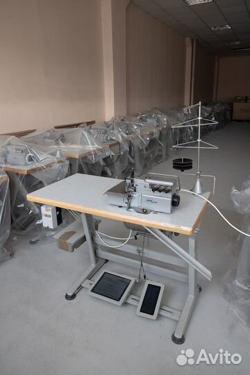 Обметочная швейная машина Оверлок