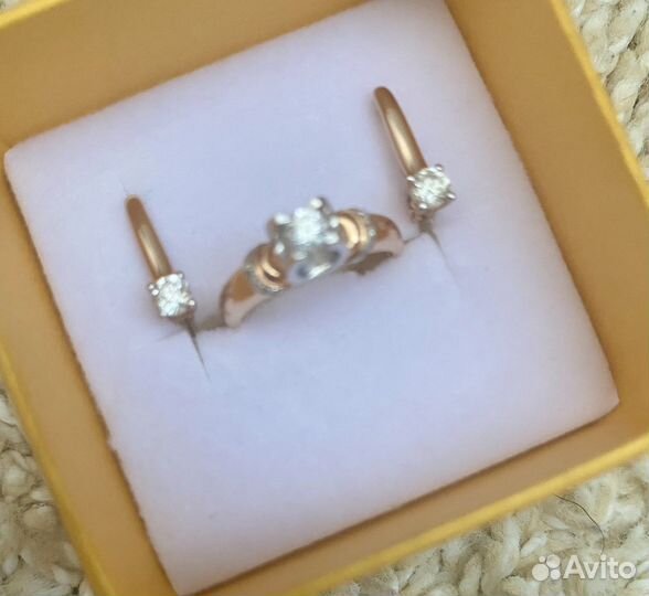 Золотые серьги и кольцо с бриллиантами
