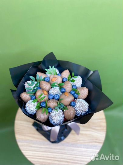 Букеты из клубники в шоколаде