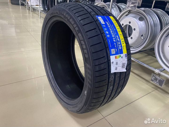 Habilead HF330 265/35 R18 97Y