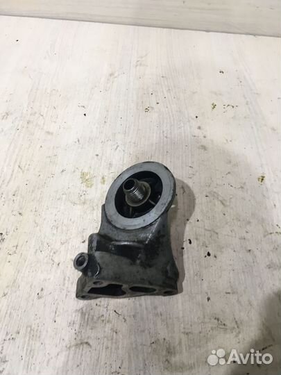 Кронштейн масляного фильтра Ауди 80 Б3 Б4