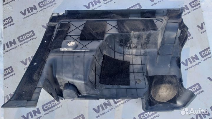 Обивка баковая средняя левая LADA Niva 21214