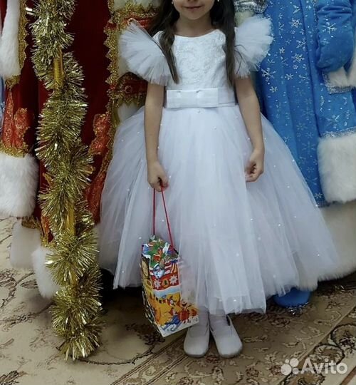 Праздничное платье 104/110