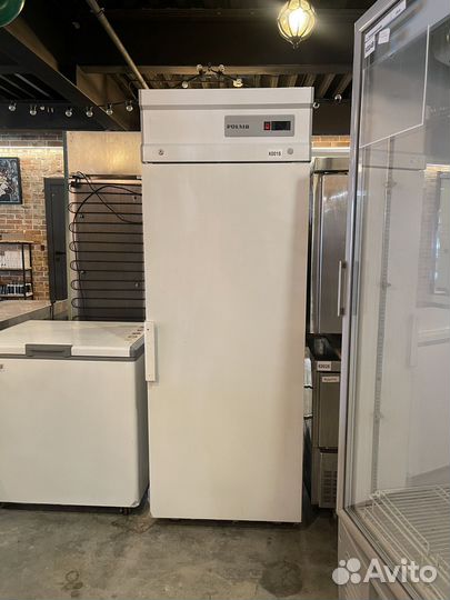 Холодильный шкаф