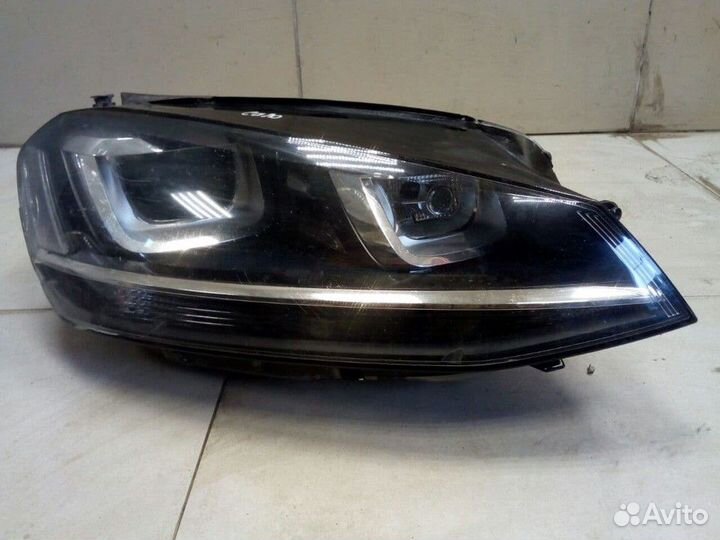 Фара правая Volkswagen Golf
