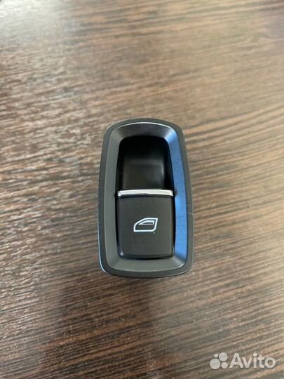 Кнопка стеклоподъемника задняя Porsche Cayenne 958