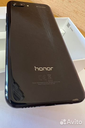 HONOR 10, 4/64 ГБ