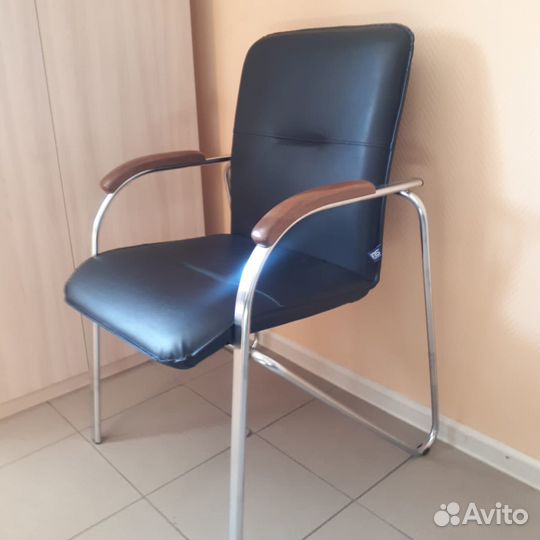 Стулья офисные новые