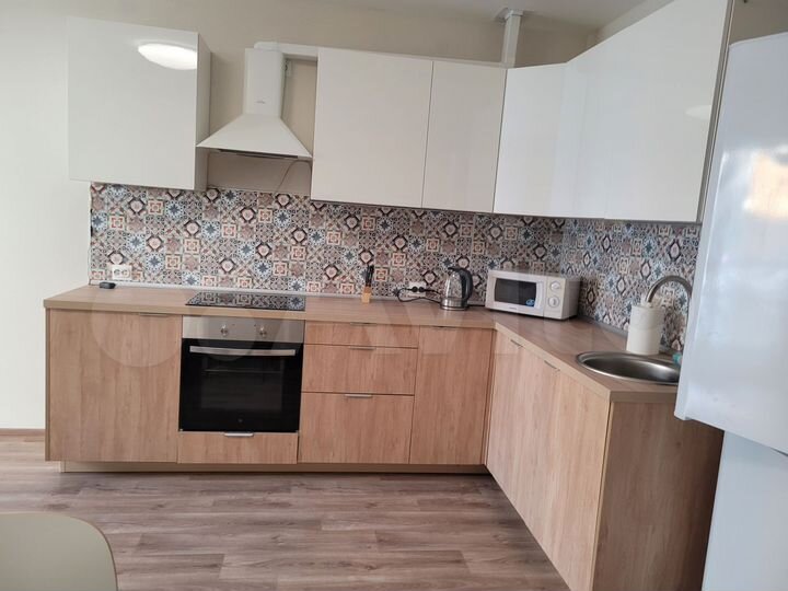 2-к. квартира, 71 м², 1/4 эт.