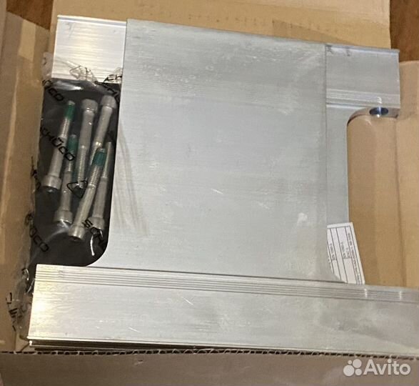 Schuco 268172 крепление ножа