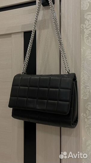 Сумка из искуственной кожи на цепи