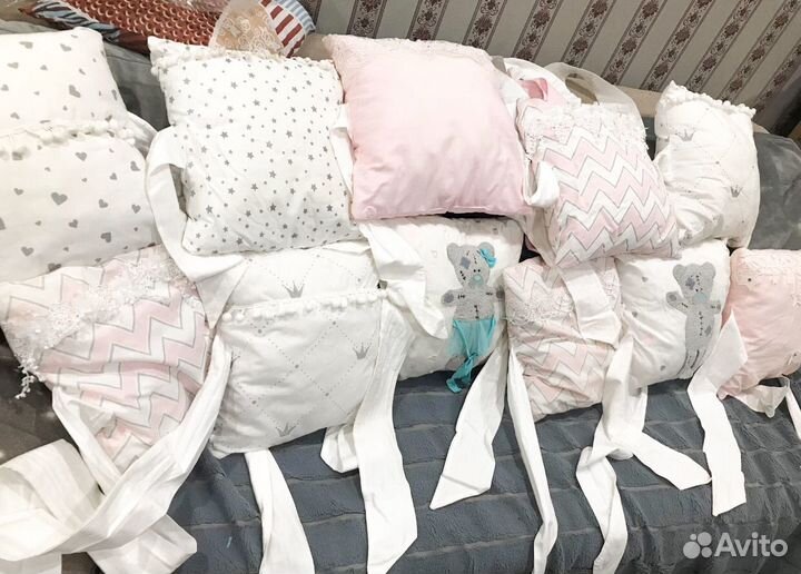 Бортики на кроватку и простыни